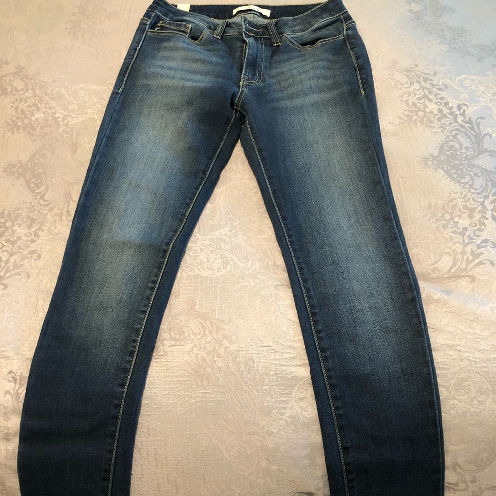 KANCAN mid rise stretch skinny size 27